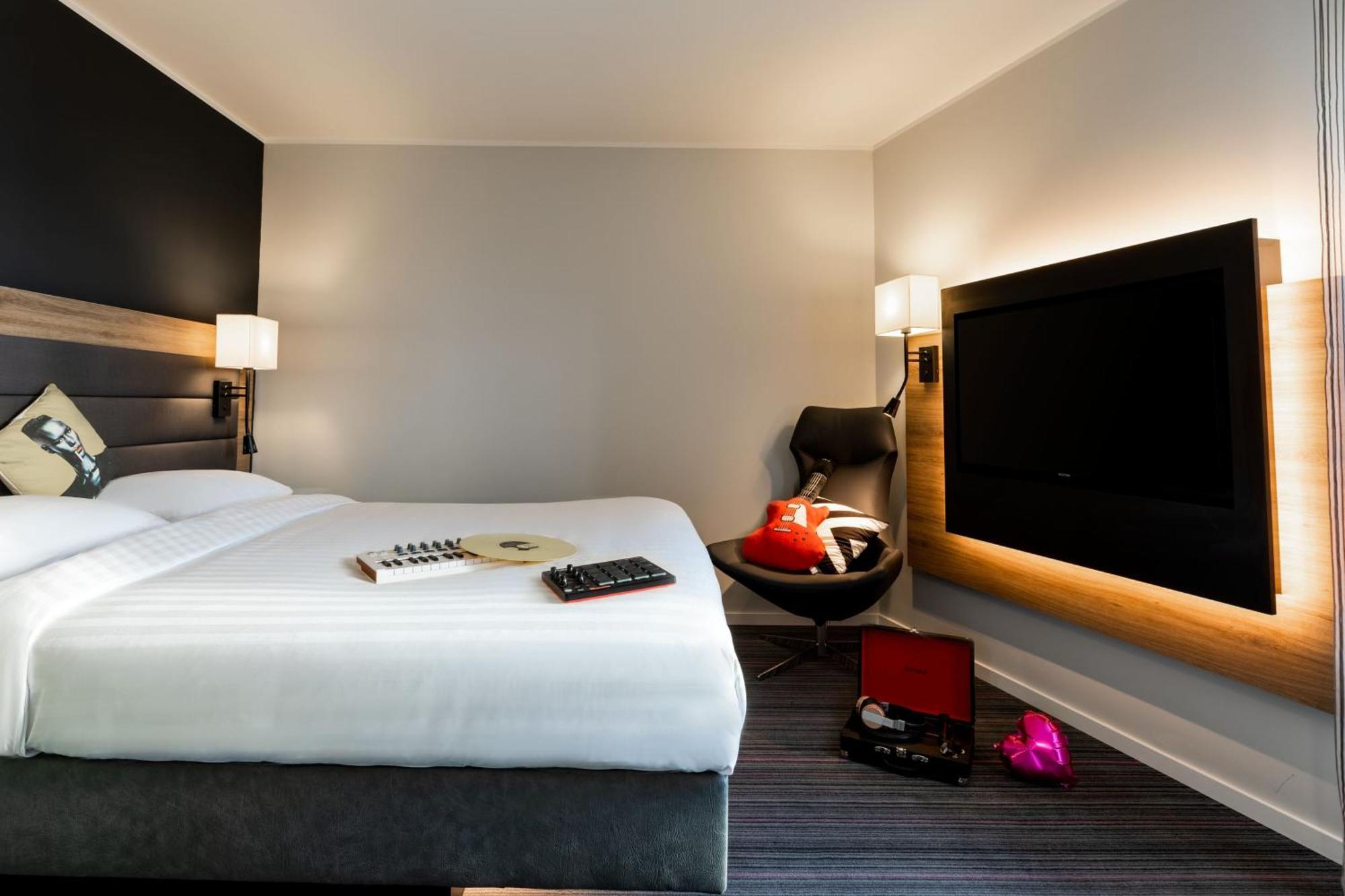 Moxy Glasgow Sec Экстерьер фото